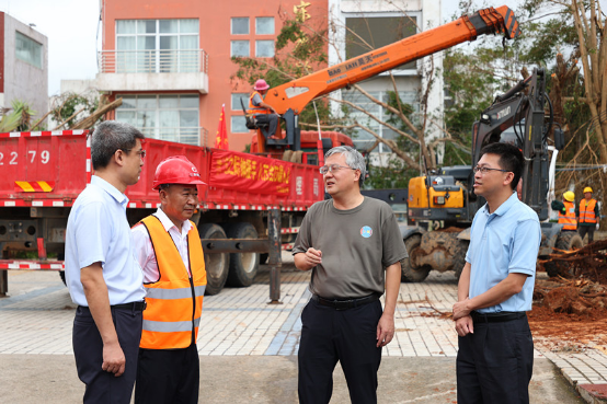 周红波看望慰问三亚支援文昌灾后恢复重建工作队伍